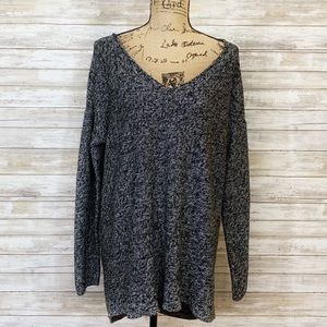 Old Navy V-neck Black and White Sweater Size XL